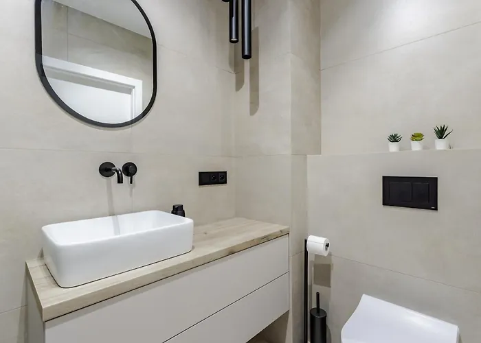 Apartament Nowoczesny Very Berry W Poznaniu Z Parkingiem I Biurkiem By Renters Poznań